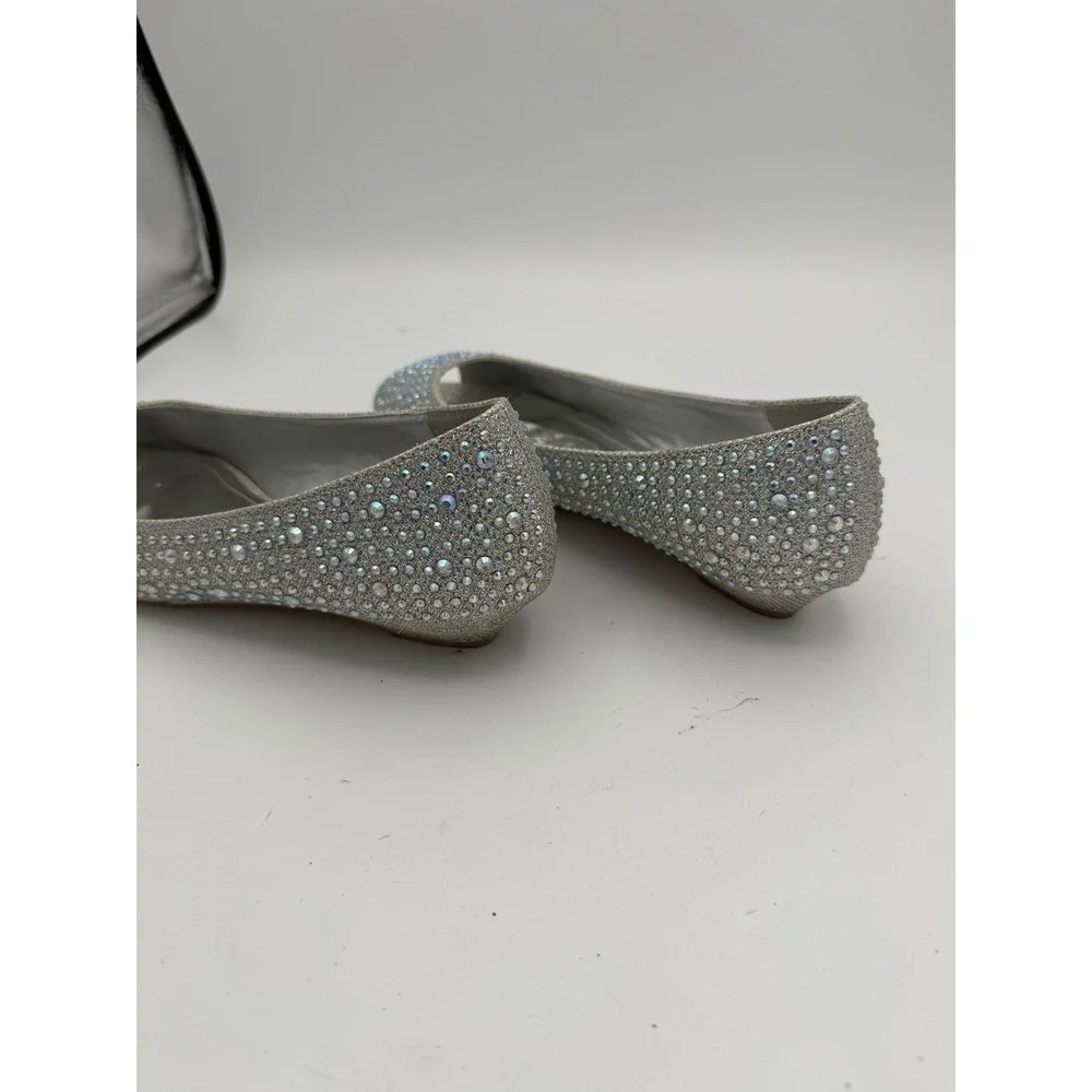 David's Bridal AJUSTIN10 Women's 6 Silver Rhinestone Peep Toe Flats.      1795